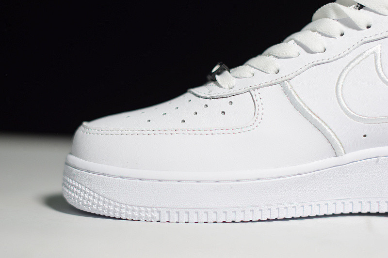 NIKE AIR FORCE 1 07 SE LX 