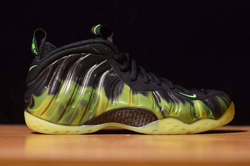 NIKE AIR FOAMPOSITE  ONE PARANORMAN "PARANORMAN" 579771-003