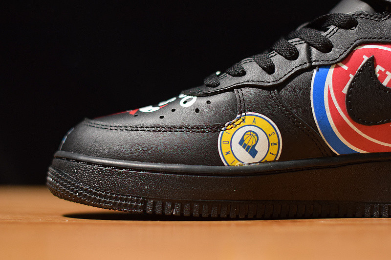NIKE AIR FORCE 1 MID 
