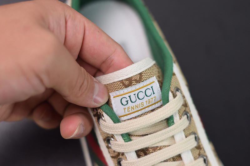 G*u*i ace embroidered low-top sneaker