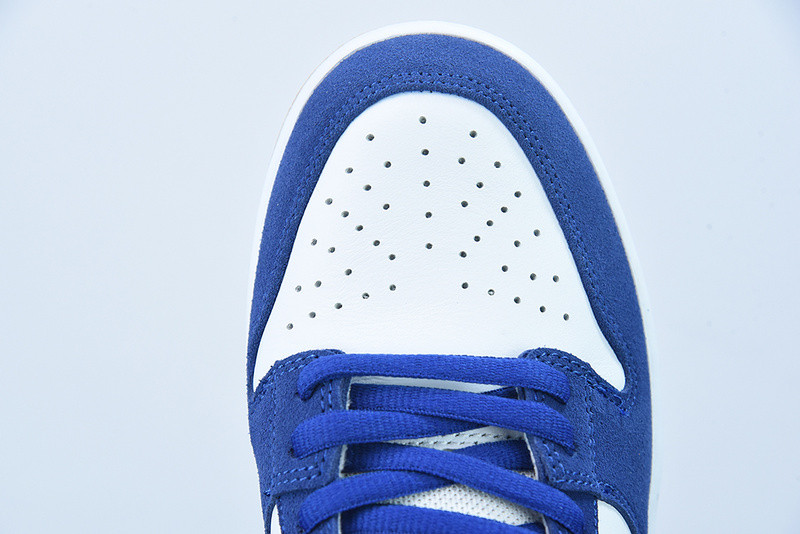 Nike SB Dunk Low “LA Dodgers” DO9395-400