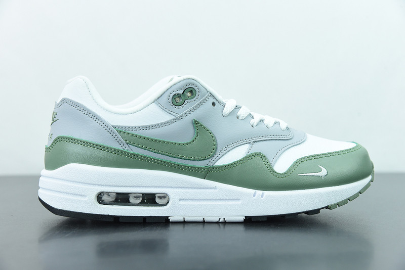 NIKE AIR MAX 1 PREMIUM 