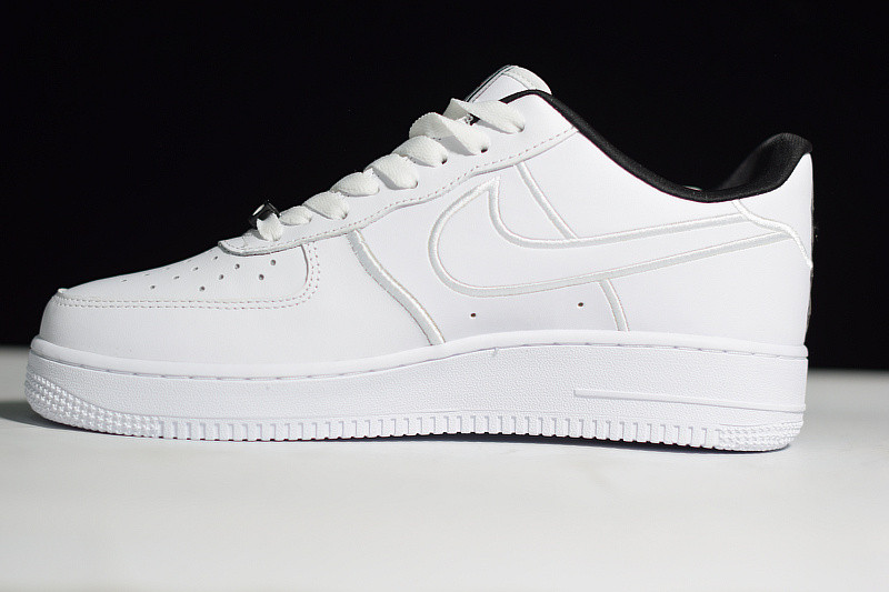 NIKE AIR FORCE 1 07 SE LX 
