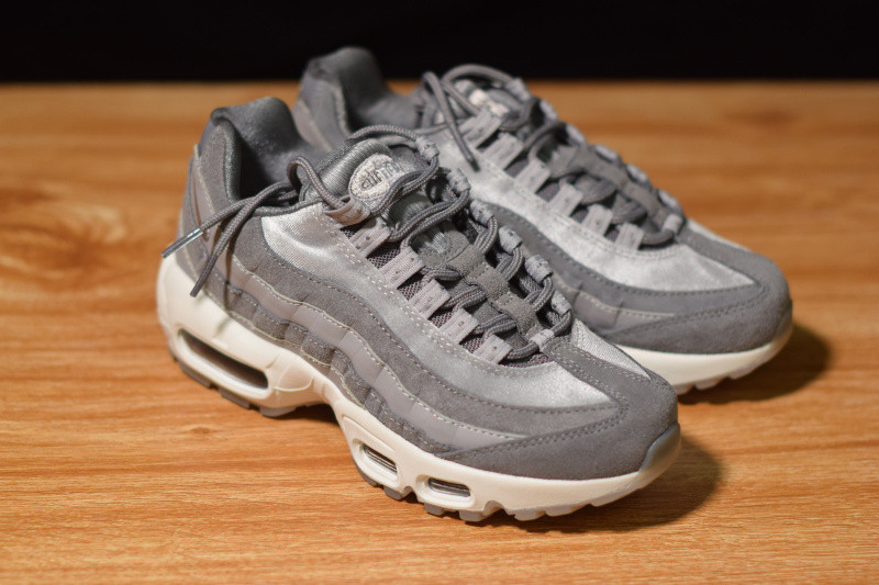 NIKE AIR MAX 95 LX 