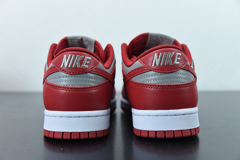 NIKE SB DUNK LOW 