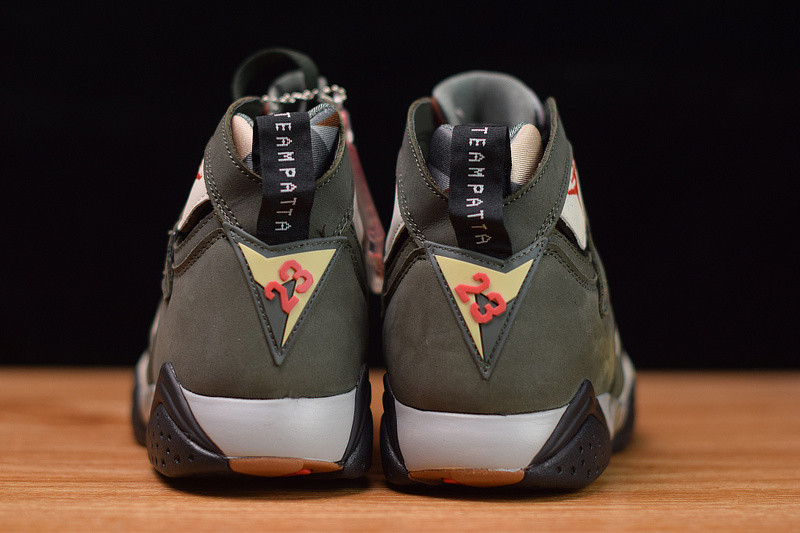 PATTA X AIR JORDAN 7 RETRO OG SP  “ICICLE” AT3375-100