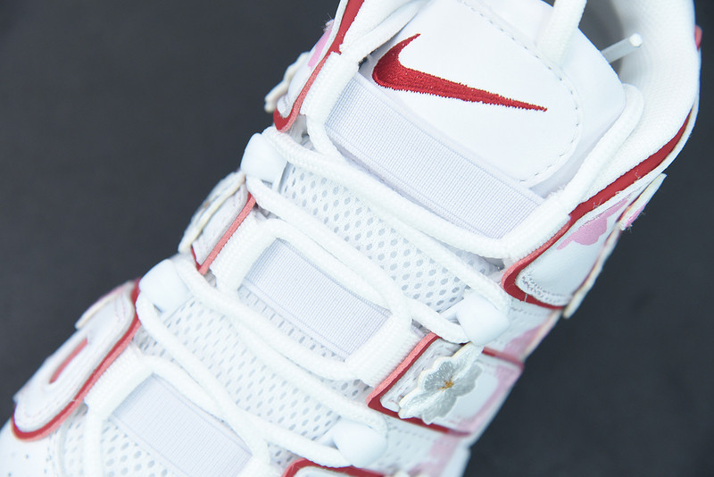 NIKE AIR MORE UPTEMPO 96 GS"WHITE/CHERRY BLOSSOMS