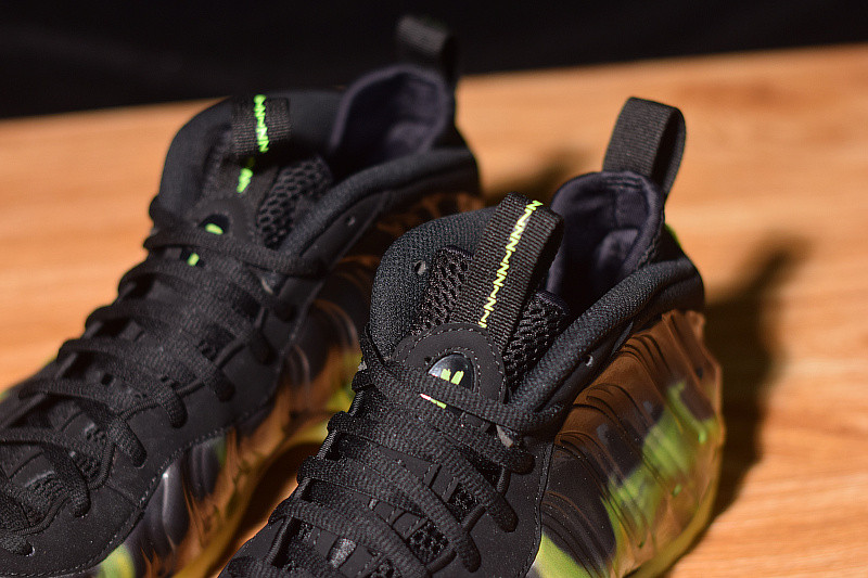 NIKE AIR FOAMPOSITE  ONE PARANORMAN "PARANORMAN" 579771-003