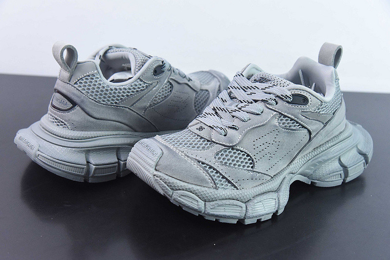 BC XL Sneakers