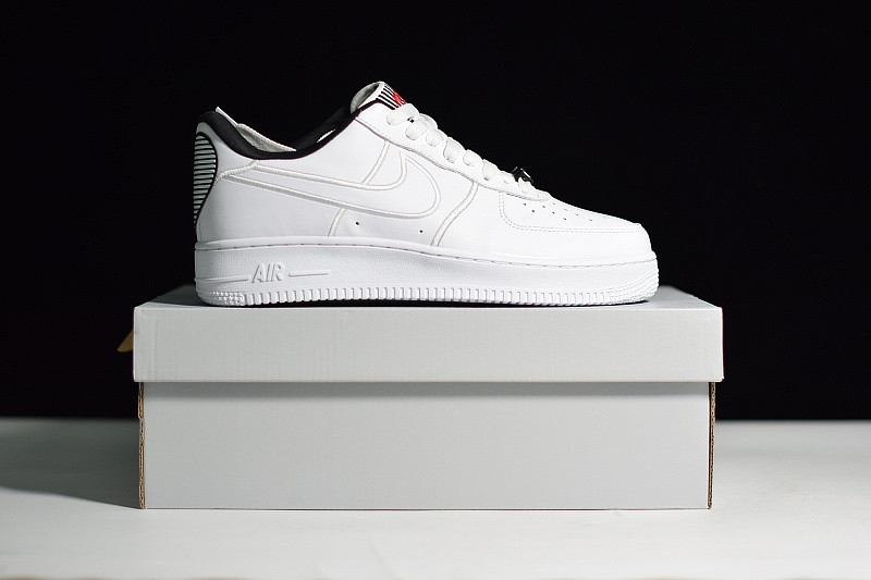 NIKE AIR FORCE 1 07 SE LX 