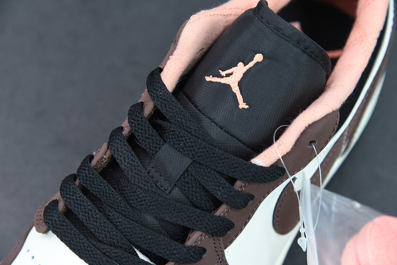 AIR JORDAN 1 LOW 
