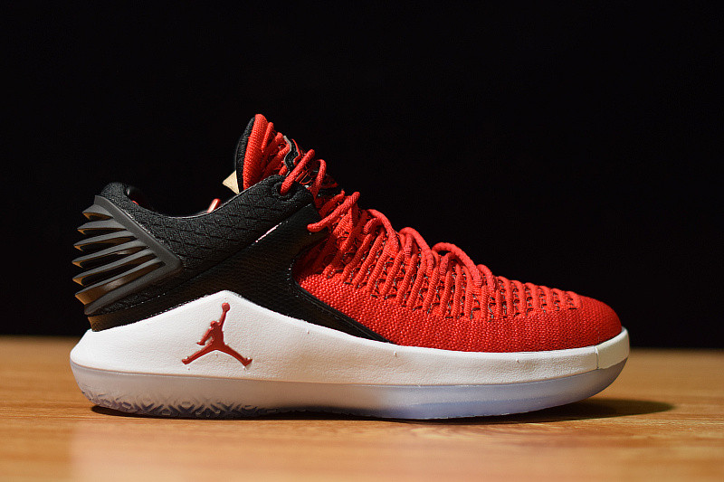 AIR JORDAN 32 LOW PF 