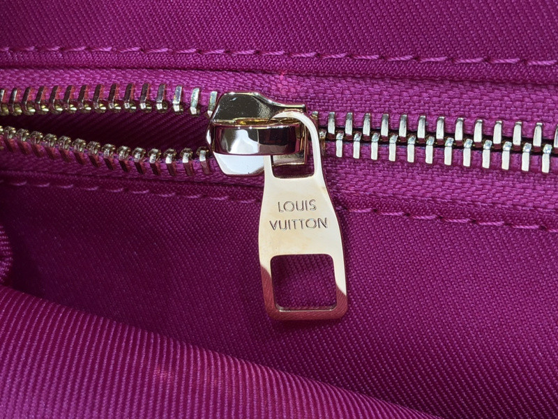 LVT PURSE