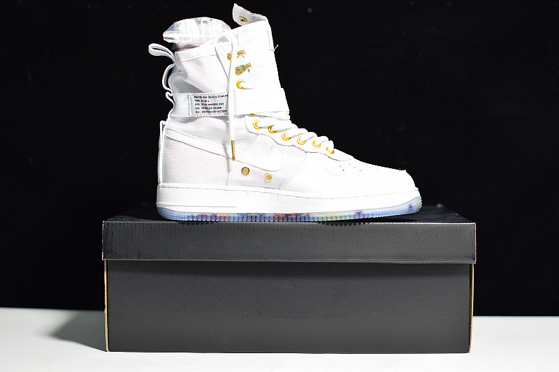 NIKE AIR FORCE 1 