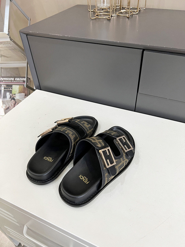 FENDI SLIDE