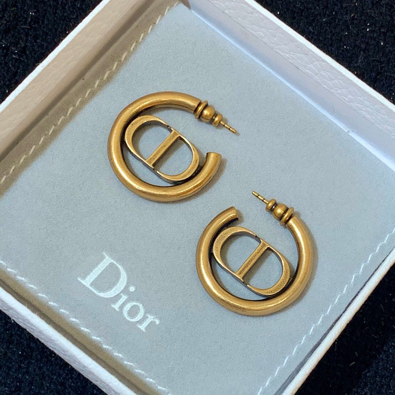 D10r earring