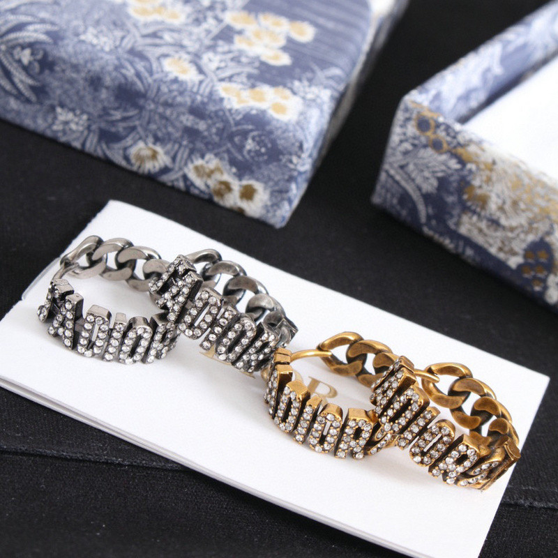 D10r earring