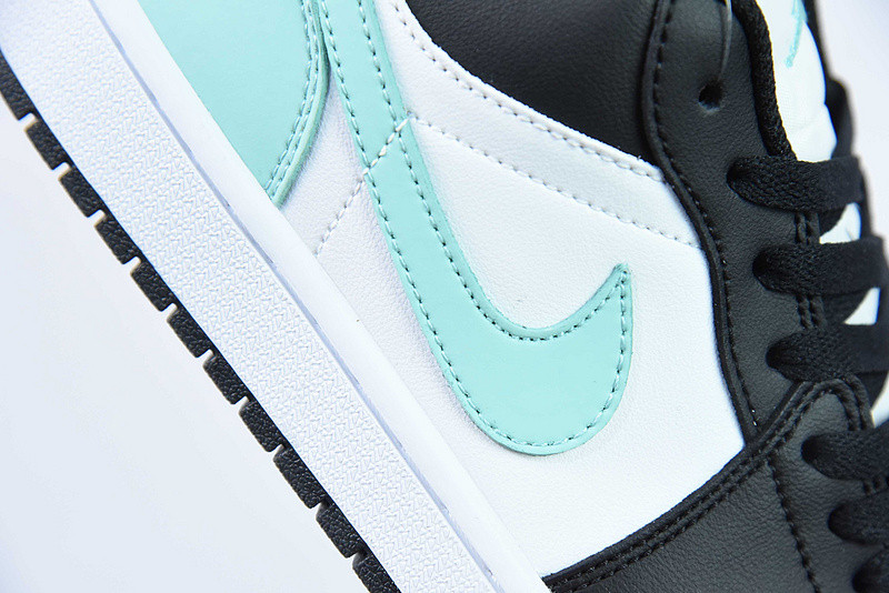 Air Jordan 1 Retro Low 