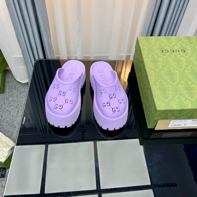 G*u*i sandals high