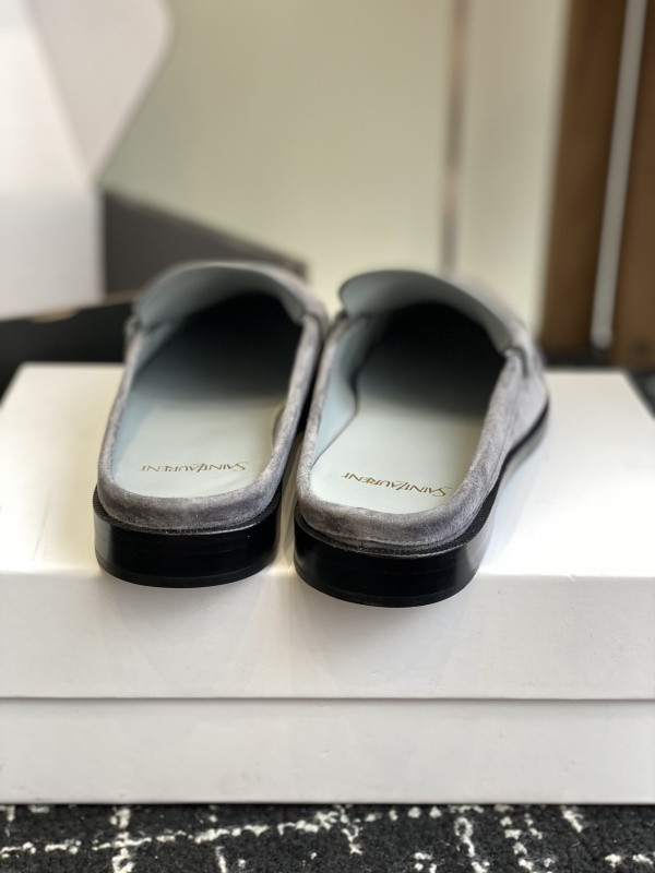 SAINT LAURENT Sneaker