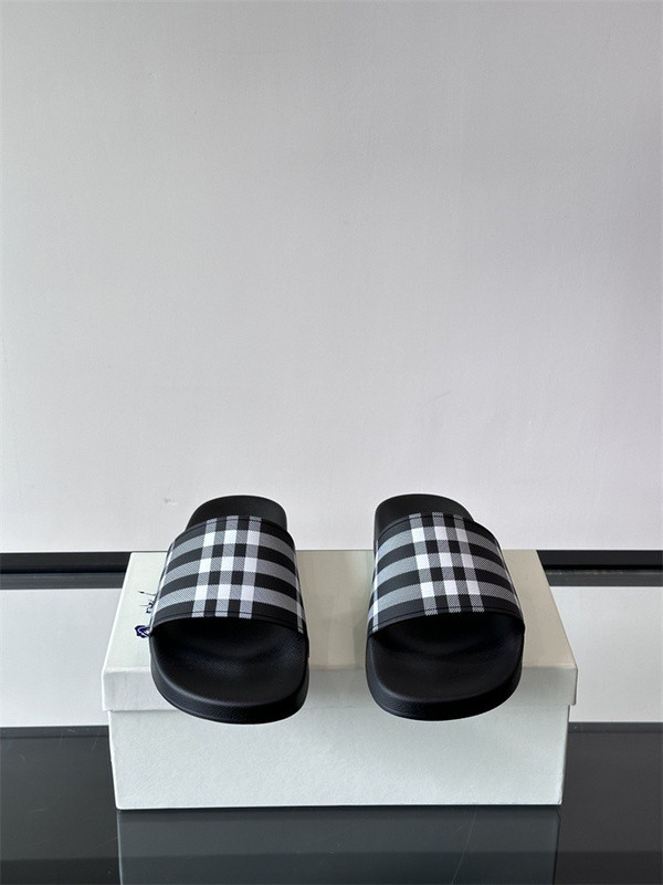BURBERRY SLide