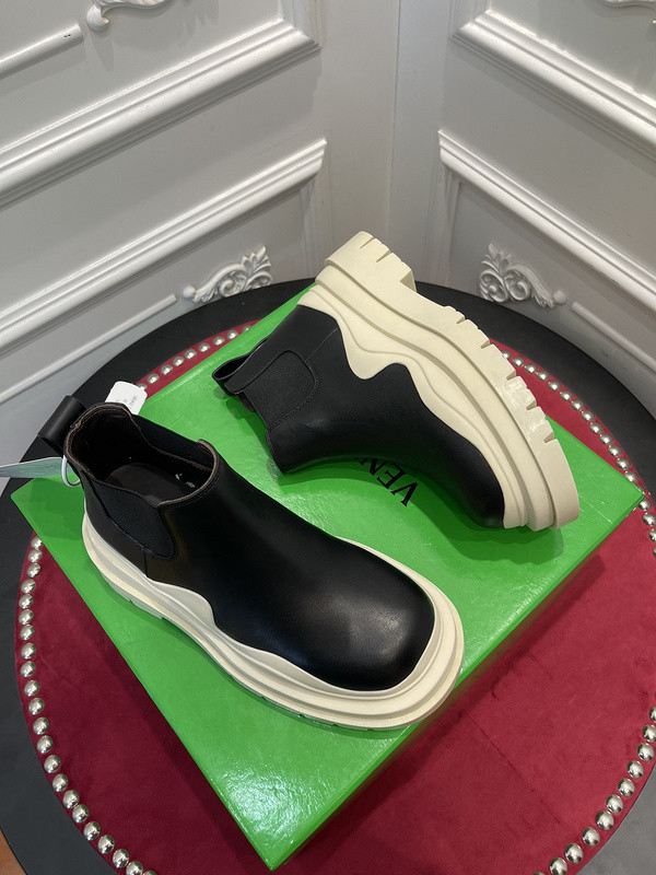 b0tte*a Ven*ta sneaker