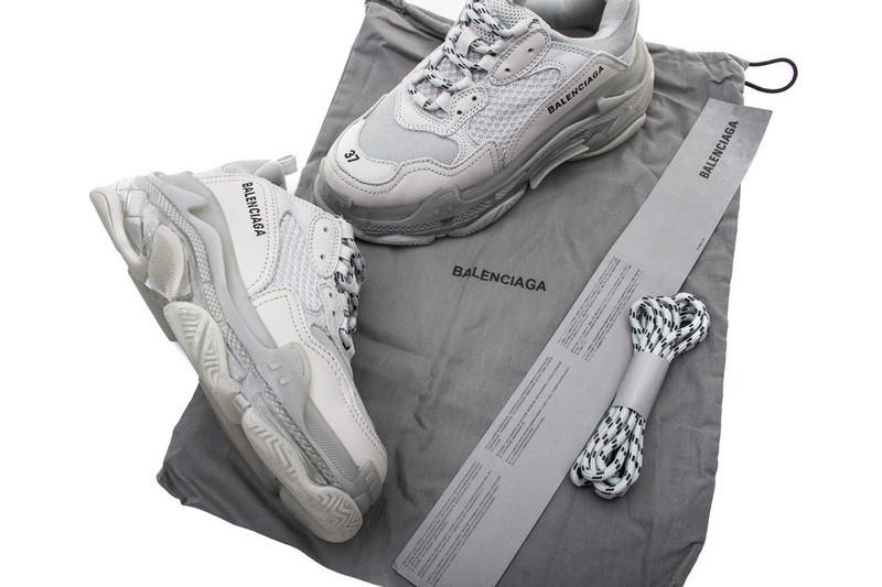 BC TRIPLE S TRAINER  541624 W09O1 1705