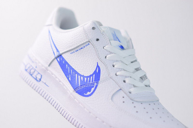 NIKE AIR FORCE 1 LOW “SKETCH” IN WHITE/BLUE CW7581-100