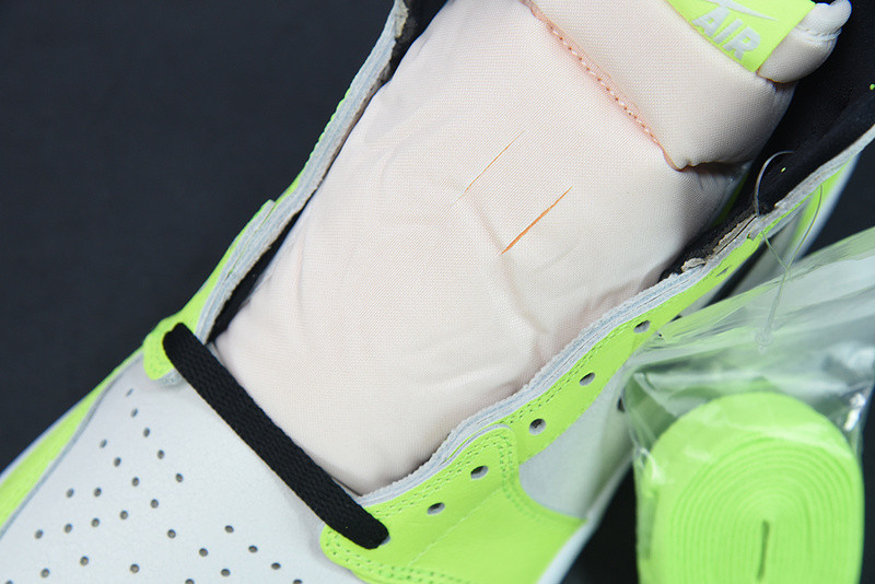 AIR JORDAN 1 HIGH OG “VISIONAIRE” 555088-702