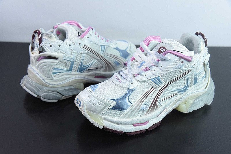 Ba*len*cia*ga runner sneaker