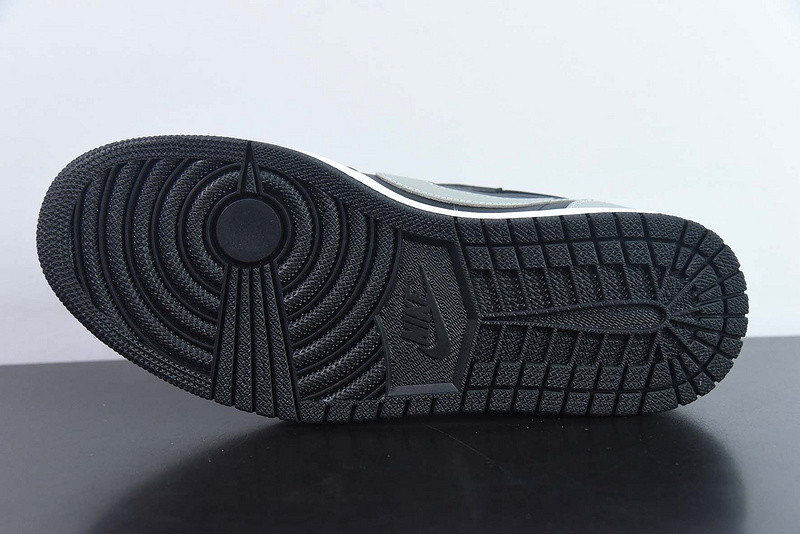 AIR JORDAN 1 RETRO LOW OG 