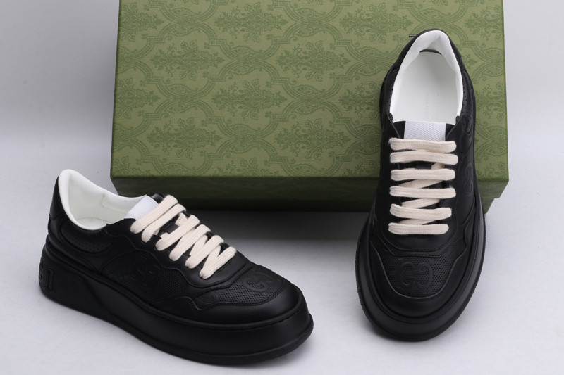 G*u*i sneaker