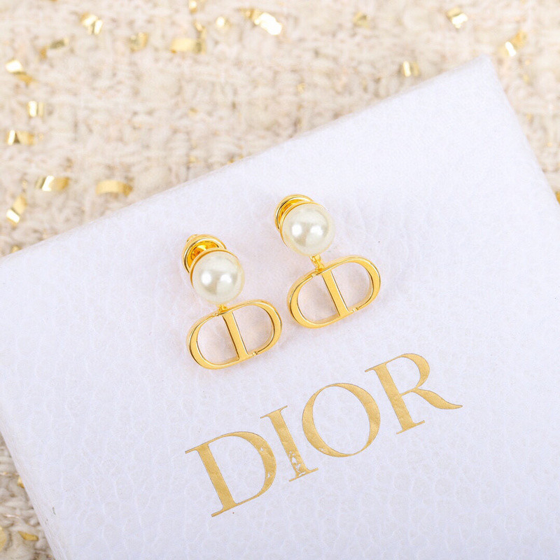 D10r earring