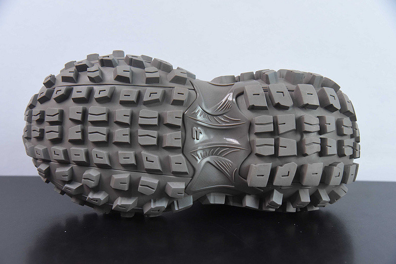 BC DEFENDER RUBBER PLATFORM SNEAKERS