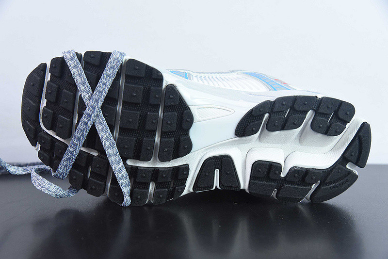 Nike Air Zoom Vomero 5 