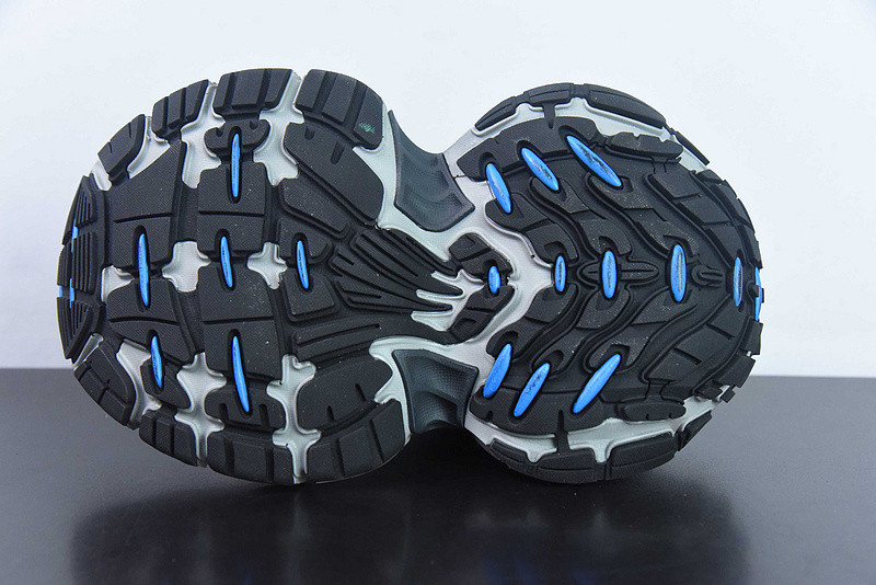 BC XL Sneakers