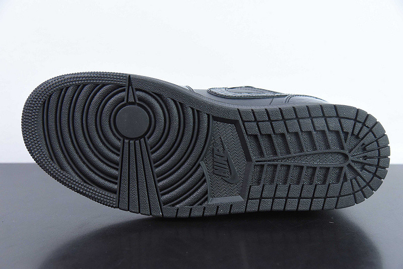 AIR JORDAN 1 LOW “BLACK CROC” HJ7743-010