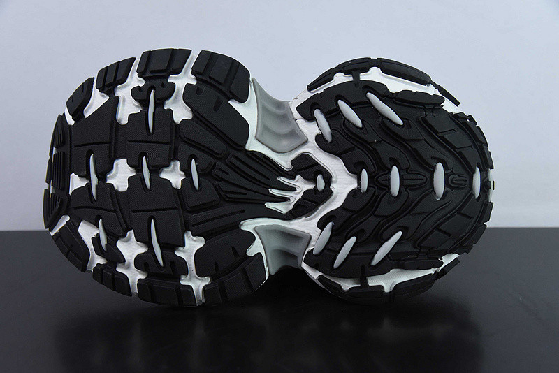 BC XL Sneakers
