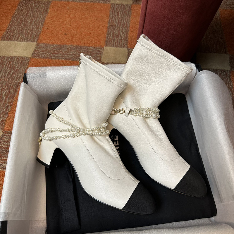 Ch*el sneaker