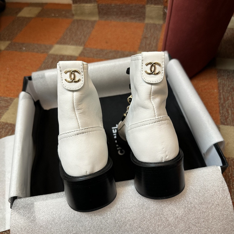 Ch*el sneaker