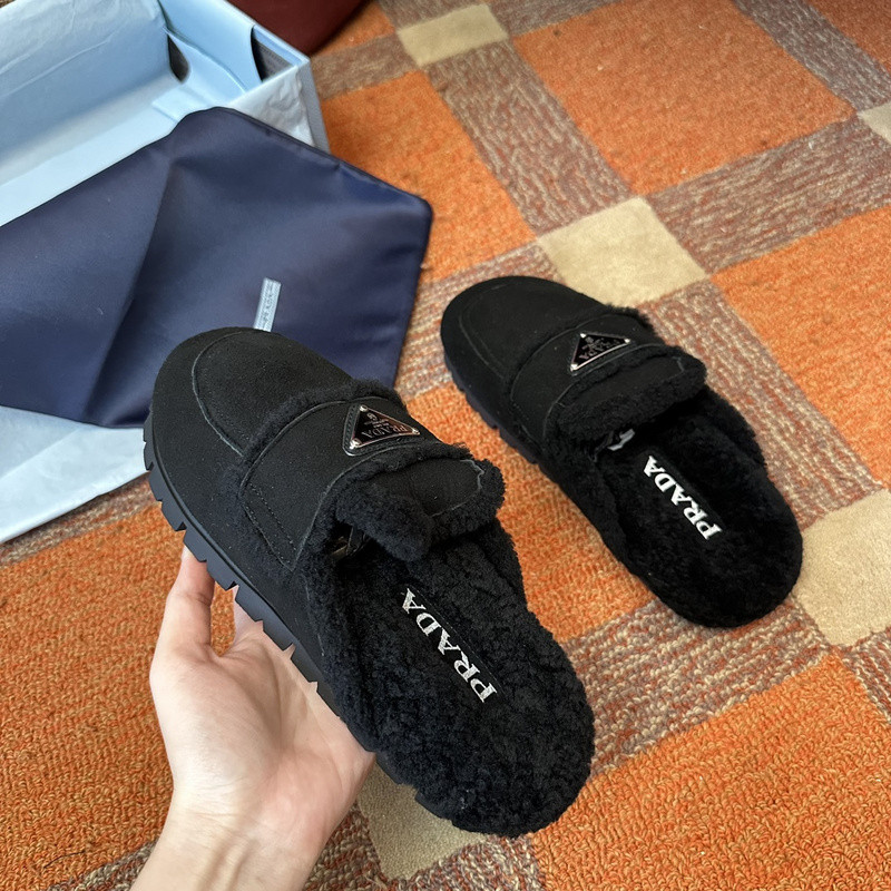 Pra*a sandals