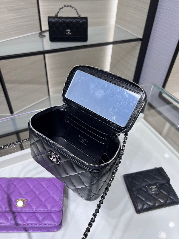 Ch*el purse