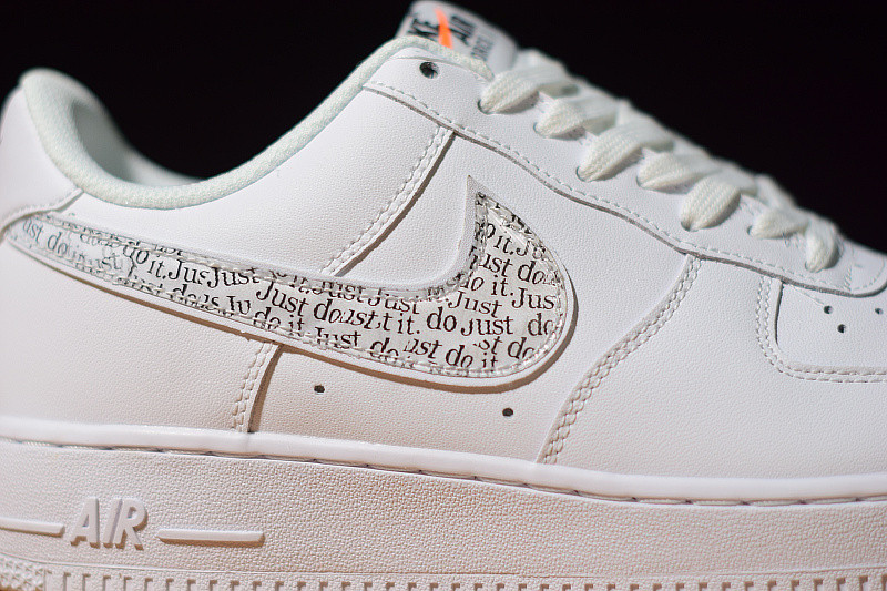 NIKE AIR FORCE 1 