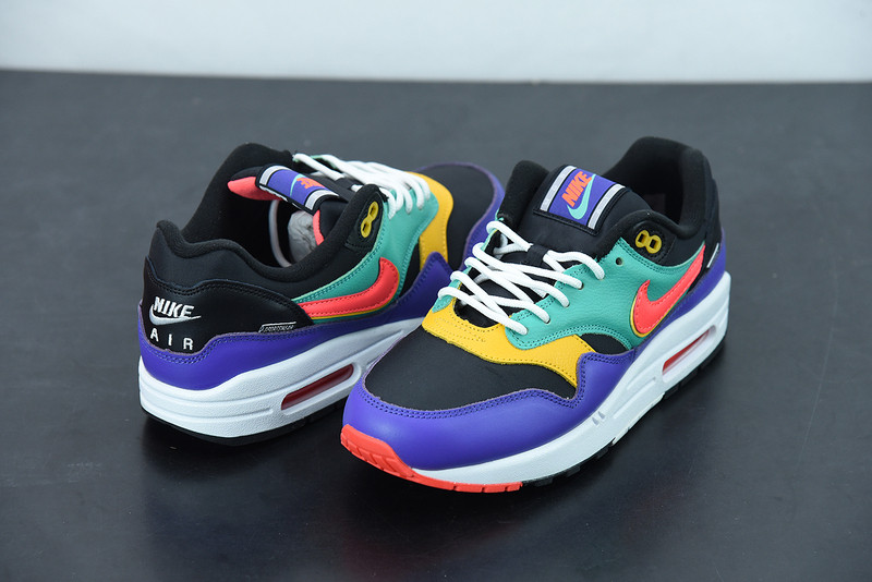 NIKE AIR MAX 1 SE 