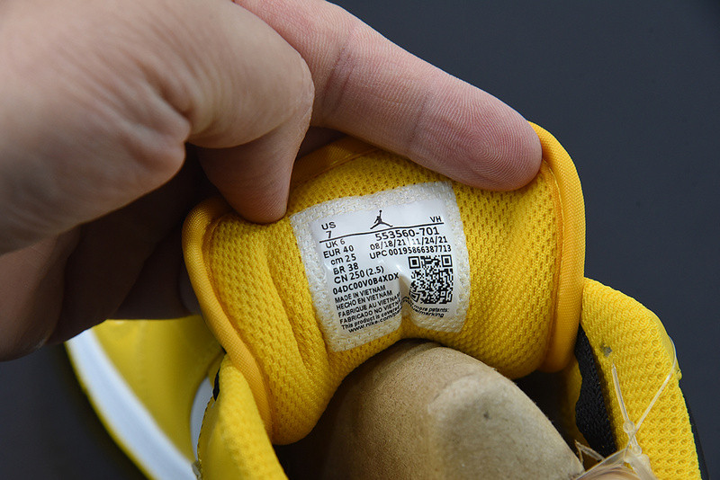 AIR JORDAN 1 LOW GS "UNIVERSITY GOLD" 553560-701