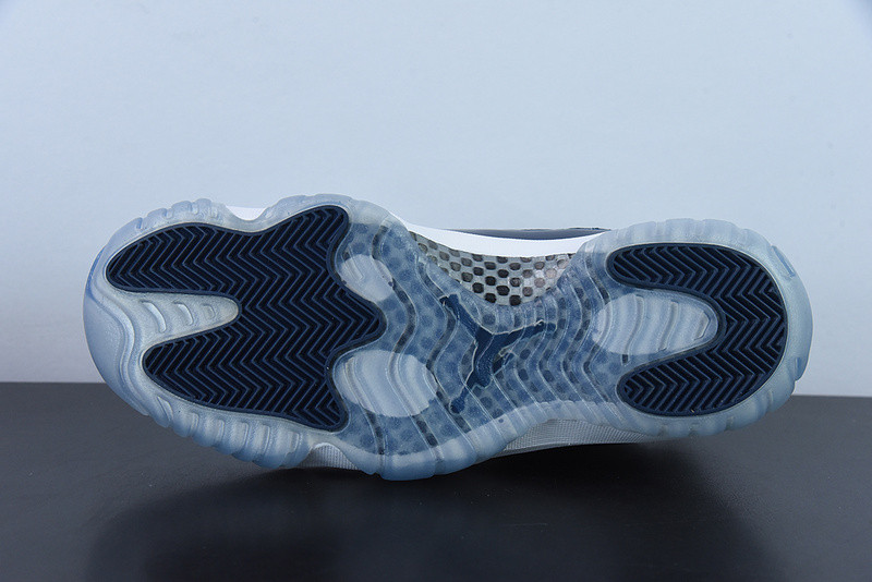 AIR JORDAN 11 RETRO LOW 