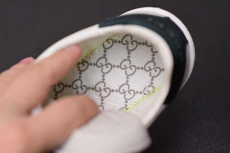 G*u*i ace embroidered low-top sneaker