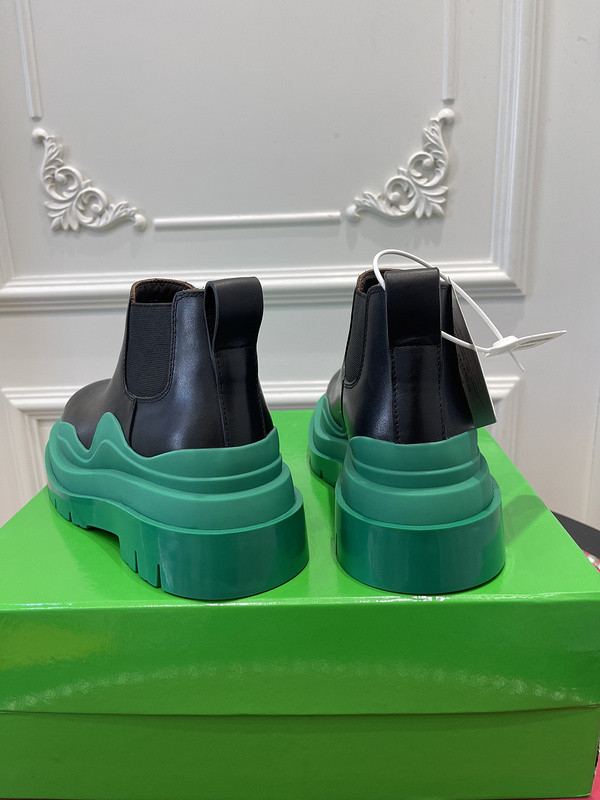 b0tte*a Ven*ta sneaker