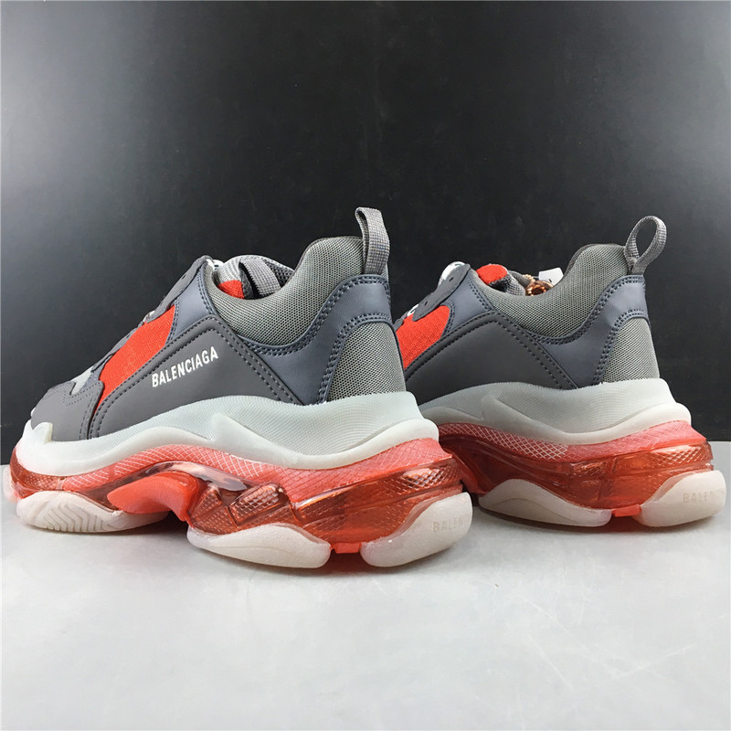 BC TRIPLE S TRAINER  541624 W09O1 2262