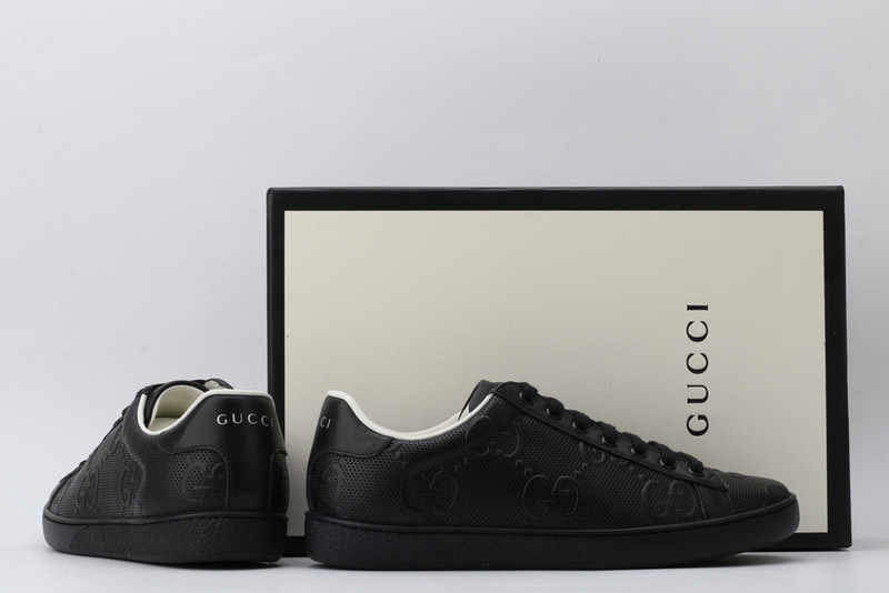 G*u*i sneaker
